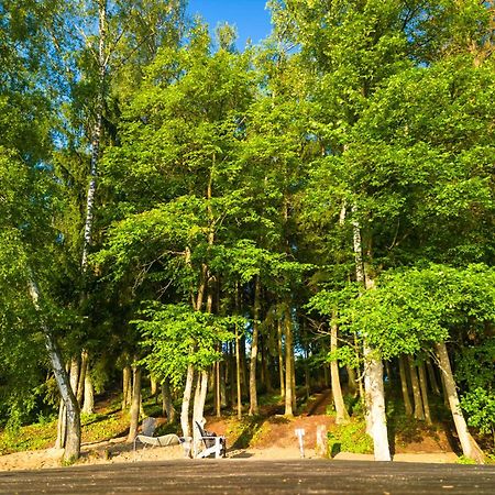 Domek Nad Jeziorem Kretowiny Bagian luar foto