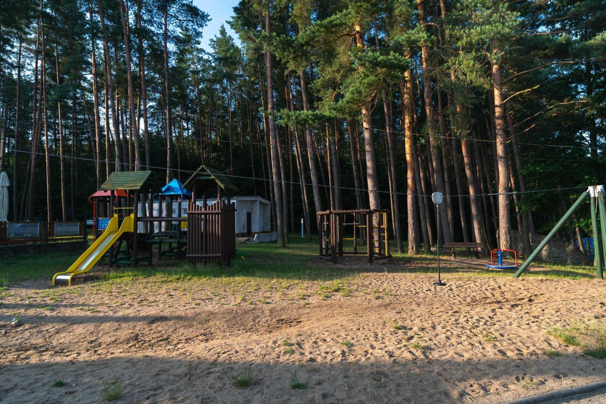 Domek Nad Jeziorem Kretowiny Bagian luar foto