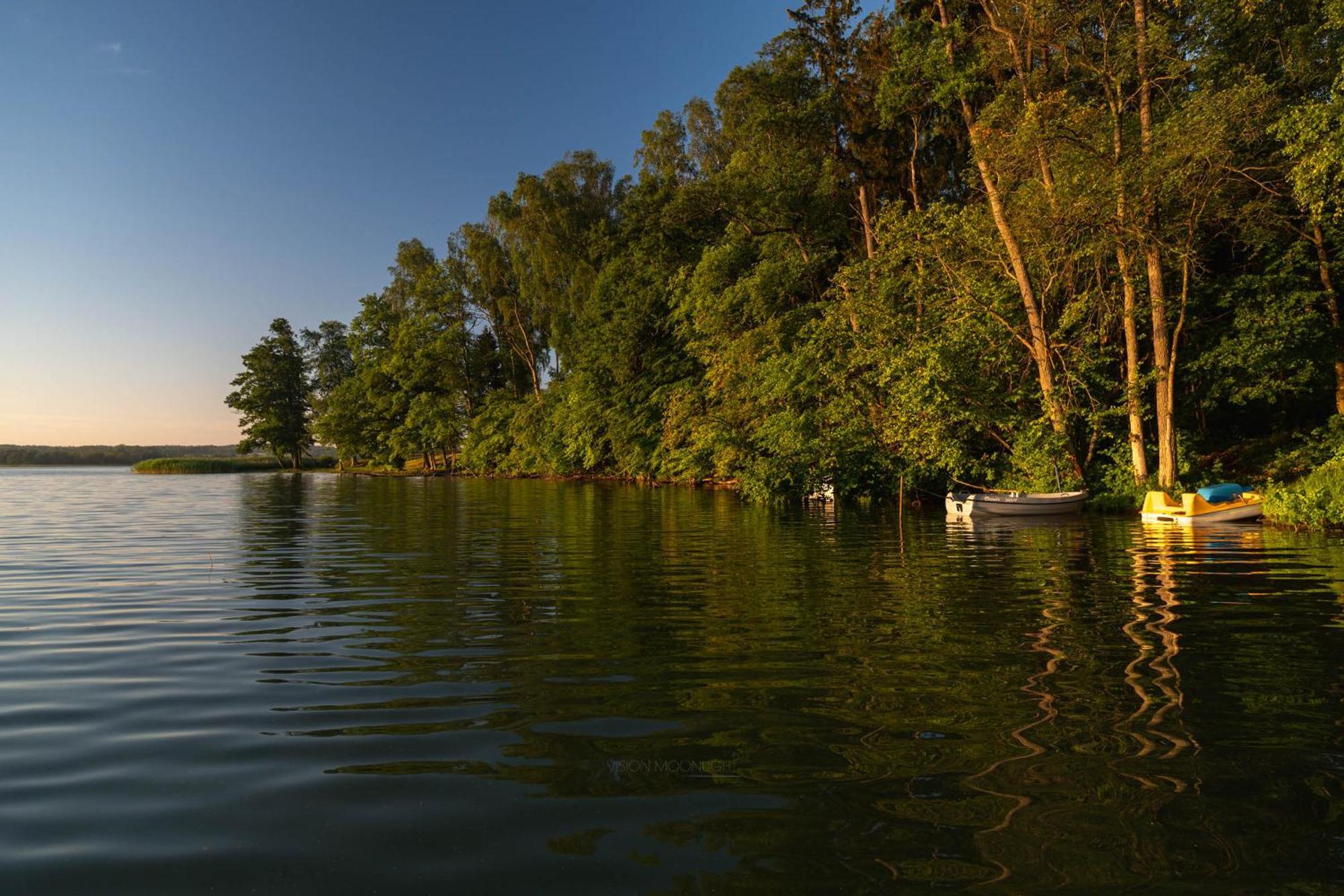 Domek Nad Jeziorem Kretowiny Bagian luar foto