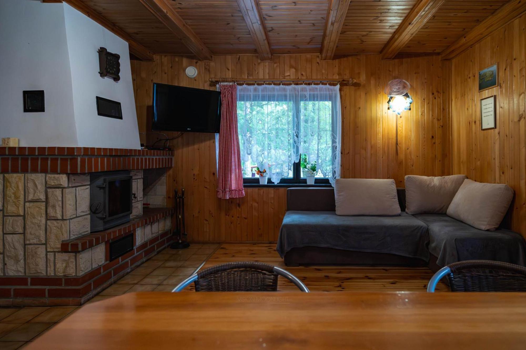 Domek Nad Jeziorem Kretowiny Bagian luar foto